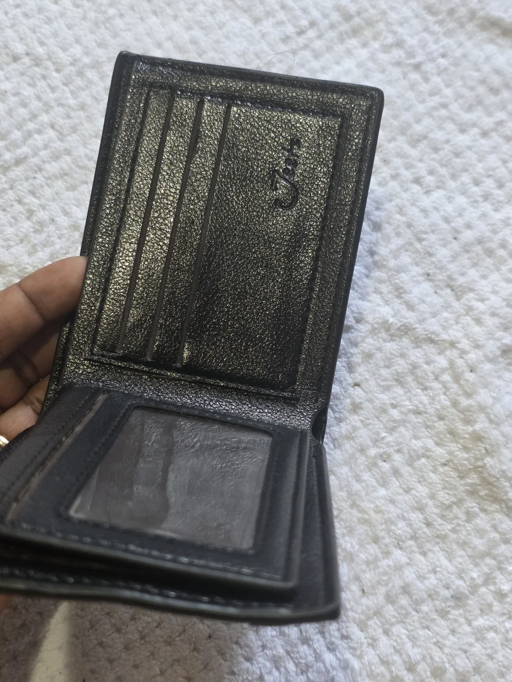 Men's Black Croc-Embossed Leather Wallet - Classic Bi-Fold